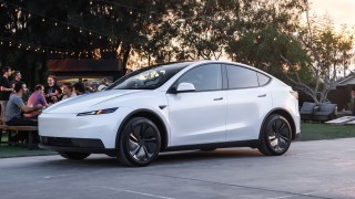 Продажбите на Tesla продължават да се свиват на ключовите европейски