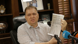 Николай Жейнов ще заведе дела за уронване на престижа му