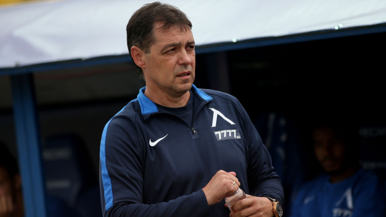 Уволнението на треньора Петър Хубчев ще струва скъпо на Левски.