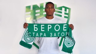 Берое официално се сдоби с две нови попълнения Своите договори