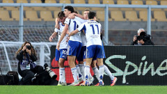 Комо сгази Лече и се изкачи в топ 6, Каляри обърна Торино