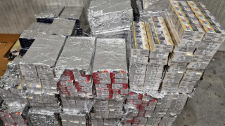 Митническите служители откриха и задържаха 7030 140 000 къса контрабандни