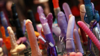 Откриват първия секс магазин в Мека
