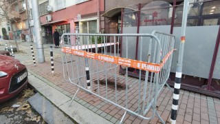 Опасен тротоар контузи известен лекар в София