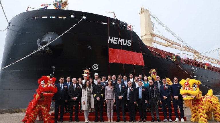 Параходство БМФ се подсилва с три китайски кораба през 2026-а