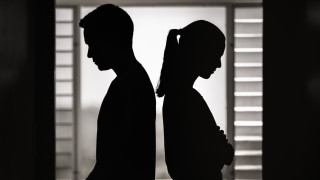 Светът на една жена се обръща с главата надолу след