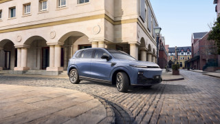 Новият Leapmotor B10 е компактен SUV с младежки дух, ето кога идва в България
