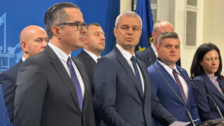 Възраждане подготвя петиция срещу решението на Конституционния съд относно референдума