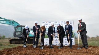 Немска фирма за производство на автомобилни кабели започва да строи