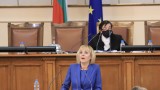 Манолова вади мръсните ризи и вика Борисов в парламента