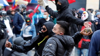 Протести избухнаха в Колумбия срещу правителството съобщи АП Източник Демонстрантите