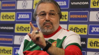 Селекционерът на българския национален отбор по футбол Ясен Петров коментира