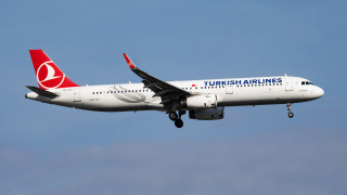 Полет на Турските авиолинии Turkish Airlines от Истанбул извърши аварийно