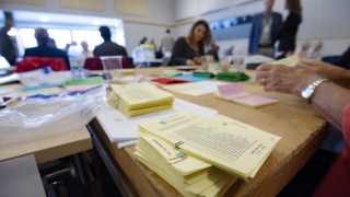 Дясноцентристкият опозиционен блок в Швеция обяви че иска да формира