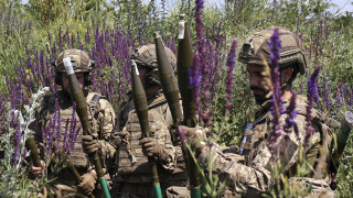 Украйна стяга примката около Крим