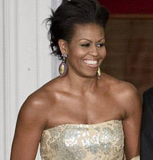 Мишел Обама с рокля в телесен цвят, но чий?