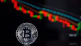 Първата борса, която пусна фючърси върху bitcoin, ги спира