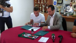 Бивш футболист на Левски подписа с Ботев (Враца)
