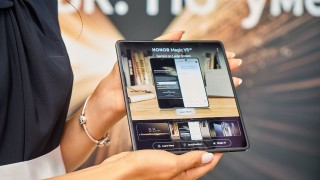 Сгъваемите смартфони стават все по красиви все по умни и все по