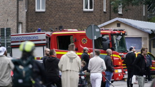 Шведската полиция издирва мъж във връзка с експлозията и пожар