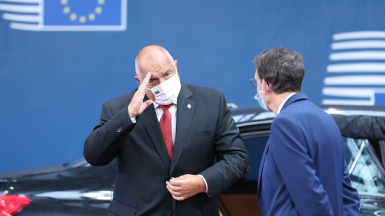 Със снимките от спалнята на Борисов олигархията го атакувала с методи на КГБ