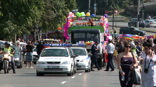 Гей парадът – на закрито, настоява подписка до Фандъкова