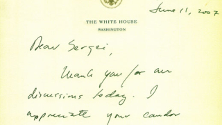 Джордж Буш: Скъпи Сергей, желая Ви успех!