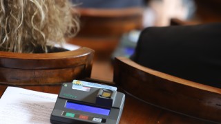 Здравните осигуровки за бежанците от Украйна предизвикаха продължителен спор между