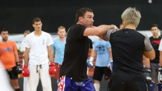 Ернесто Хуст и Петер Артс с четири тренировки във Варна преди SENSHI