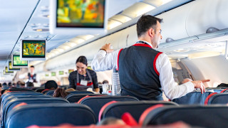 Пътуващите със самолет се чувстват все по затруднени и това не