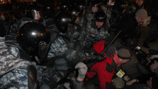 Масови арести на 20-хиляден митинг срещу Путин в Москва