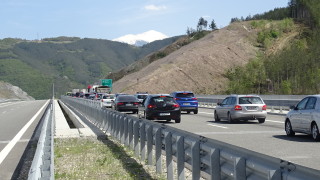 Движението към ГКПП Дунав мост и Силистра бе блокирано заради