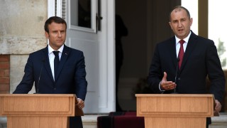 Макрон иска преразглеждане на шенгенските правила