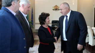 Утрешният протест на специалистите по здравни грижи май остава въпреки