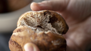 Хлябът е основна храна която присъства ежедневно на трапезата ни