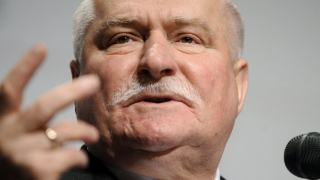 Бившият полски президент Лех Валенса беше хоспитализиран след заразяване с