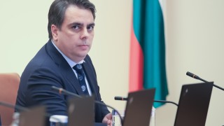 Асен Василев оспорва в КС решението да даде 1 млрд.лв. на фонда за енергийна сигурност