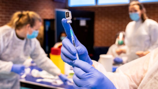 Норвегия обмисля да изключи AstraZeneca и Johnson & Johnson от схемата си за ваксинация