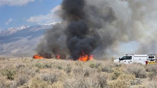 Бързо разрастващ се горски пожар в региона на Източна Сиера