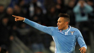 Бившият нападател на Лацио Браян Переа ще продължи кариерата