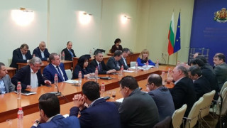 Сформираната със заповед на енергийния министър работна група анализира финансово икономическото