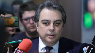 Днес в белгийския град Гент министърът на финансите Асен Василев