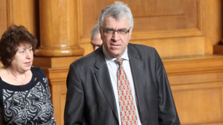 Социалистите искат 4 млн. лева за младите учени