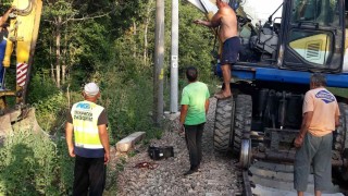 Прекъснато е движението на влаковете в междугарието Самуил Хитрино