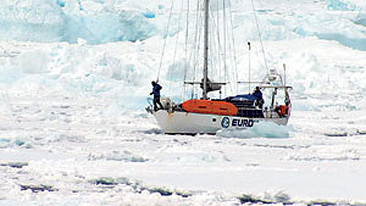 Варненец стигна до Антарктида с яхта