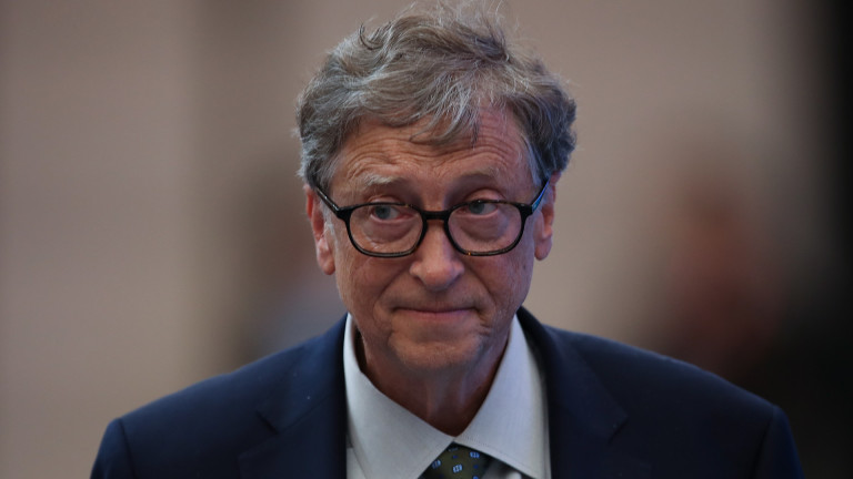 За какво Бил Гейтс се реди на опашка