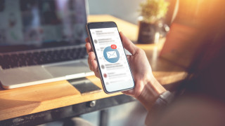 В над 50 училища в страната въвеждат електронни дневници В