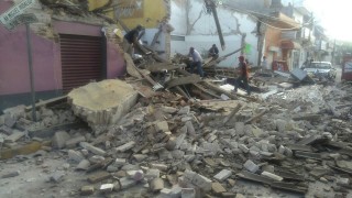 Жертвите от земетресението в Мексико вече са над 60