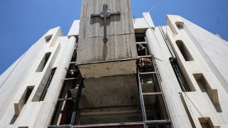 Неизвестна групировка пое отговорност за атаката срещу църква в Дамаск 