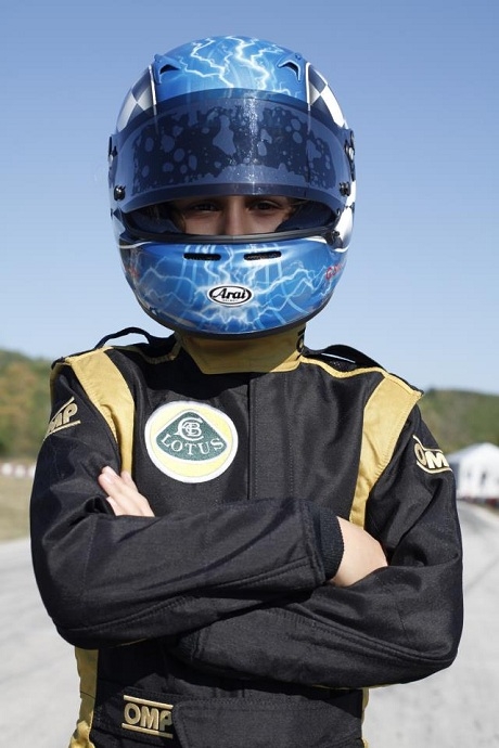 Българското момче в Лотус очаква първото си състезание през 2013-а